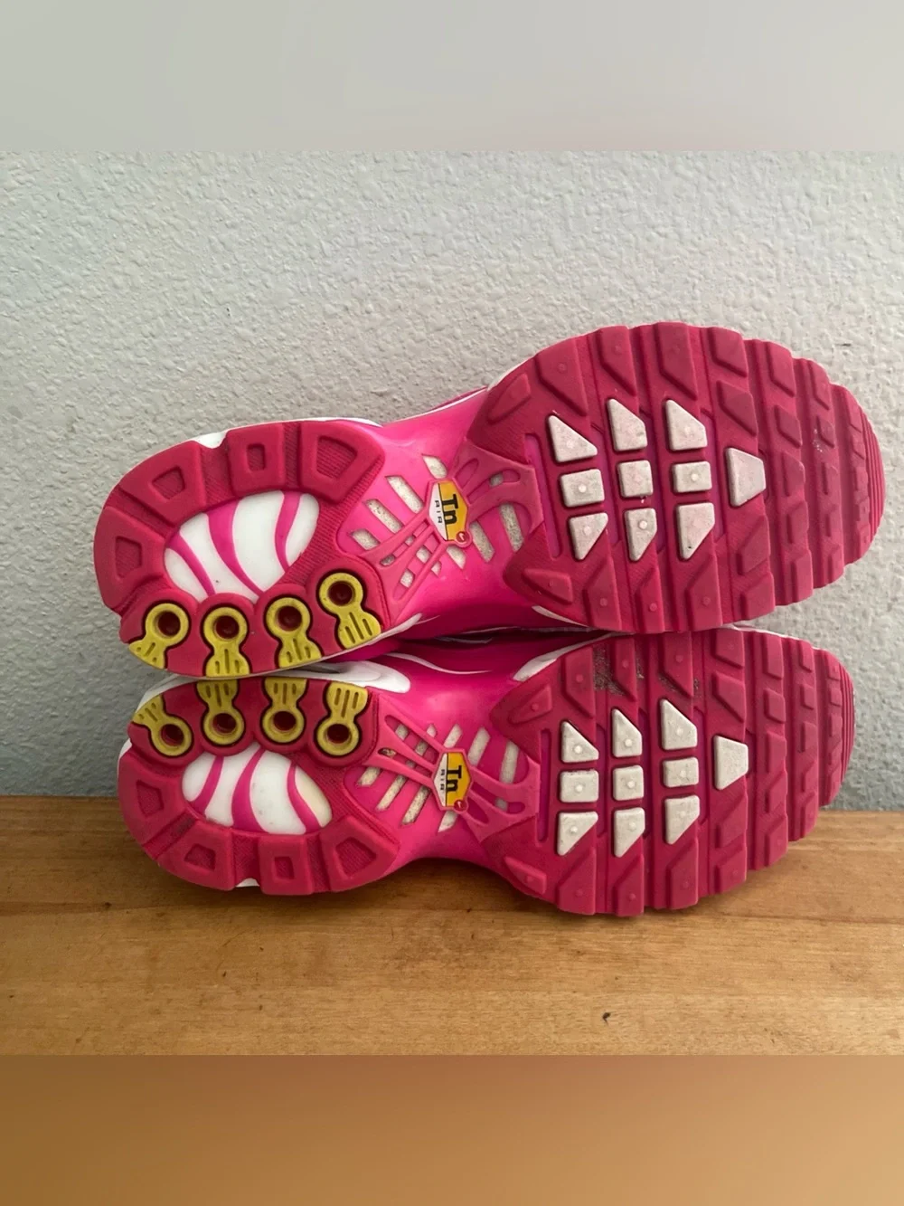 Nike Air Max Plus Women Pink/ White Sneaker Shoes DR9886 600 Sz 8